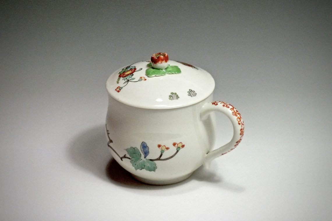 Chantilly - Pot à jus à décor Kakiemon - XVIIIe siècle