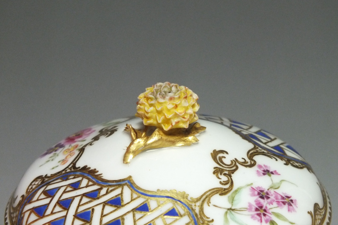 Sèvres - Sugar Pot Hébert - eighteenth century - 1759