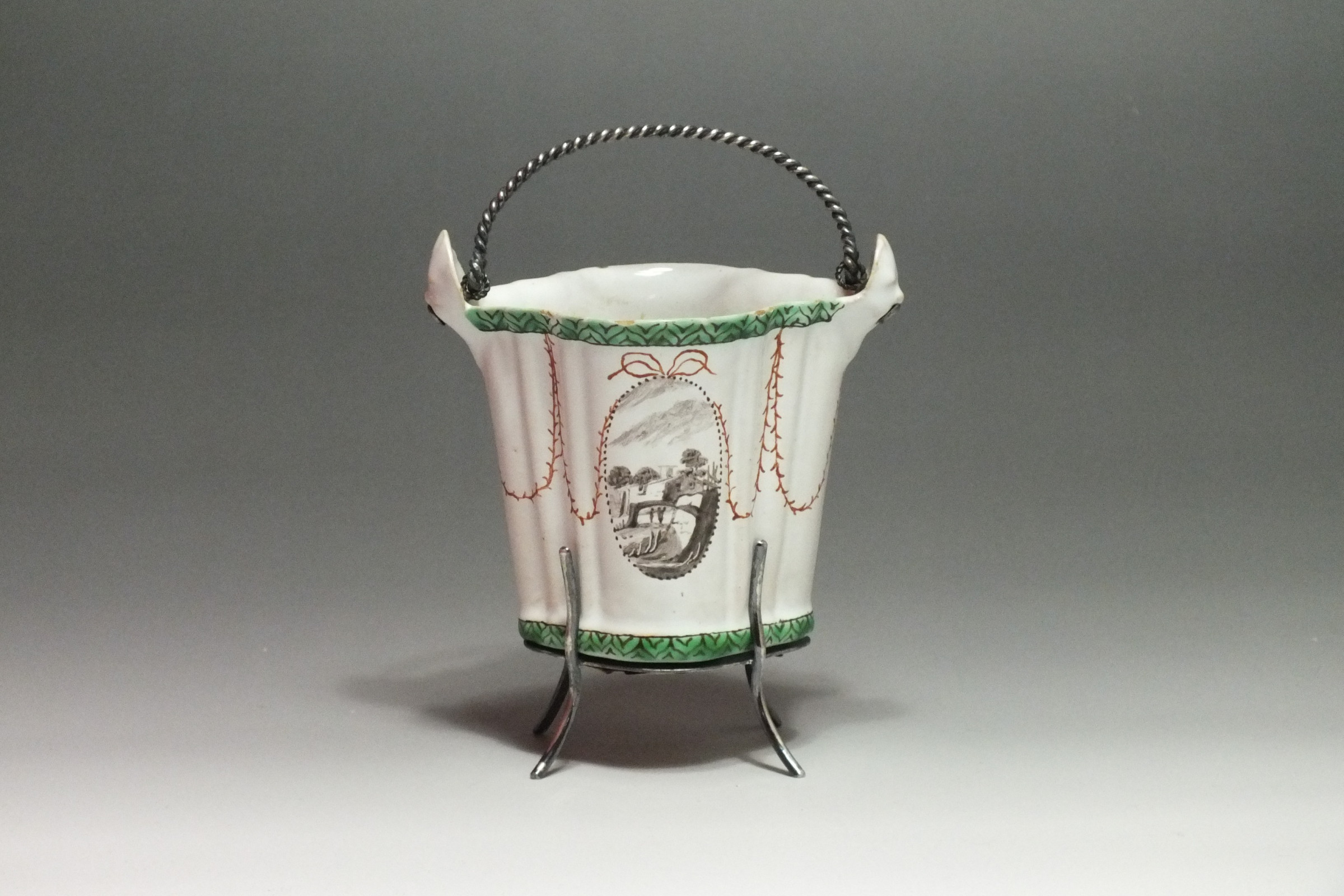 Milan - Small basket earthenware -  eighteenth century