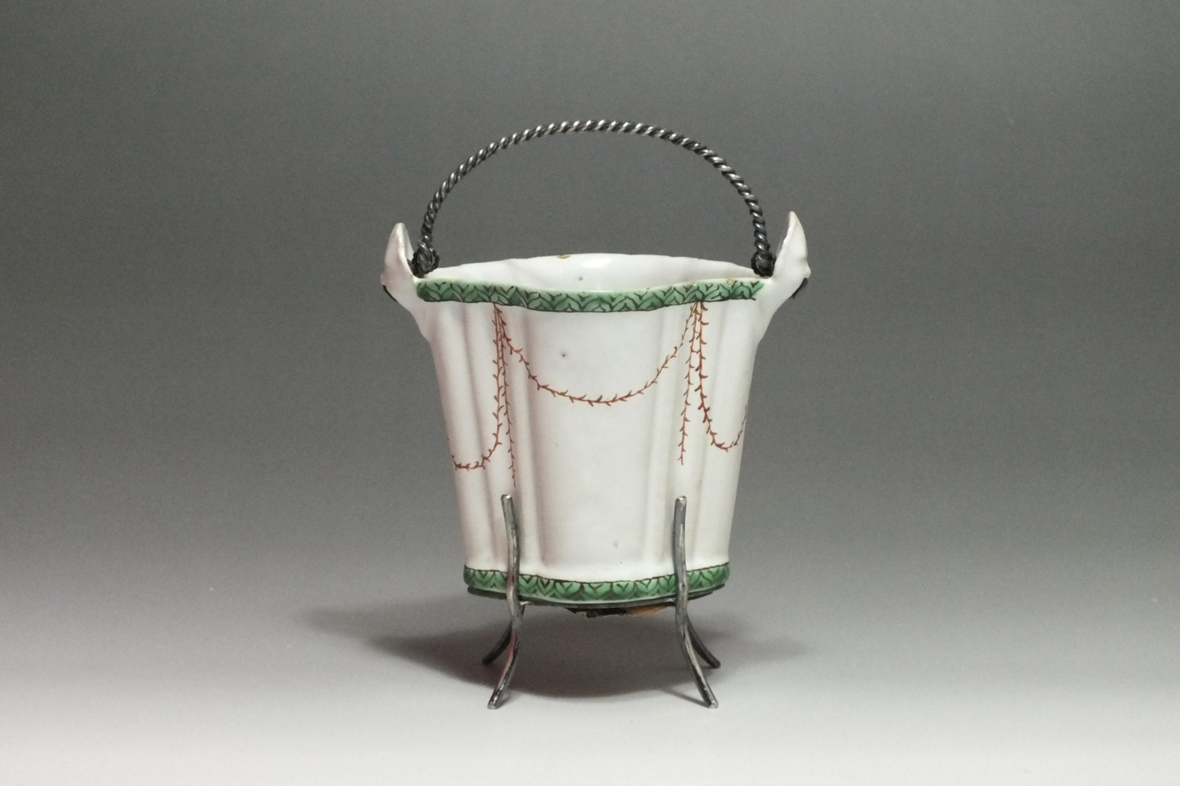 Milan - Small basket earthenware -  eighteenth century