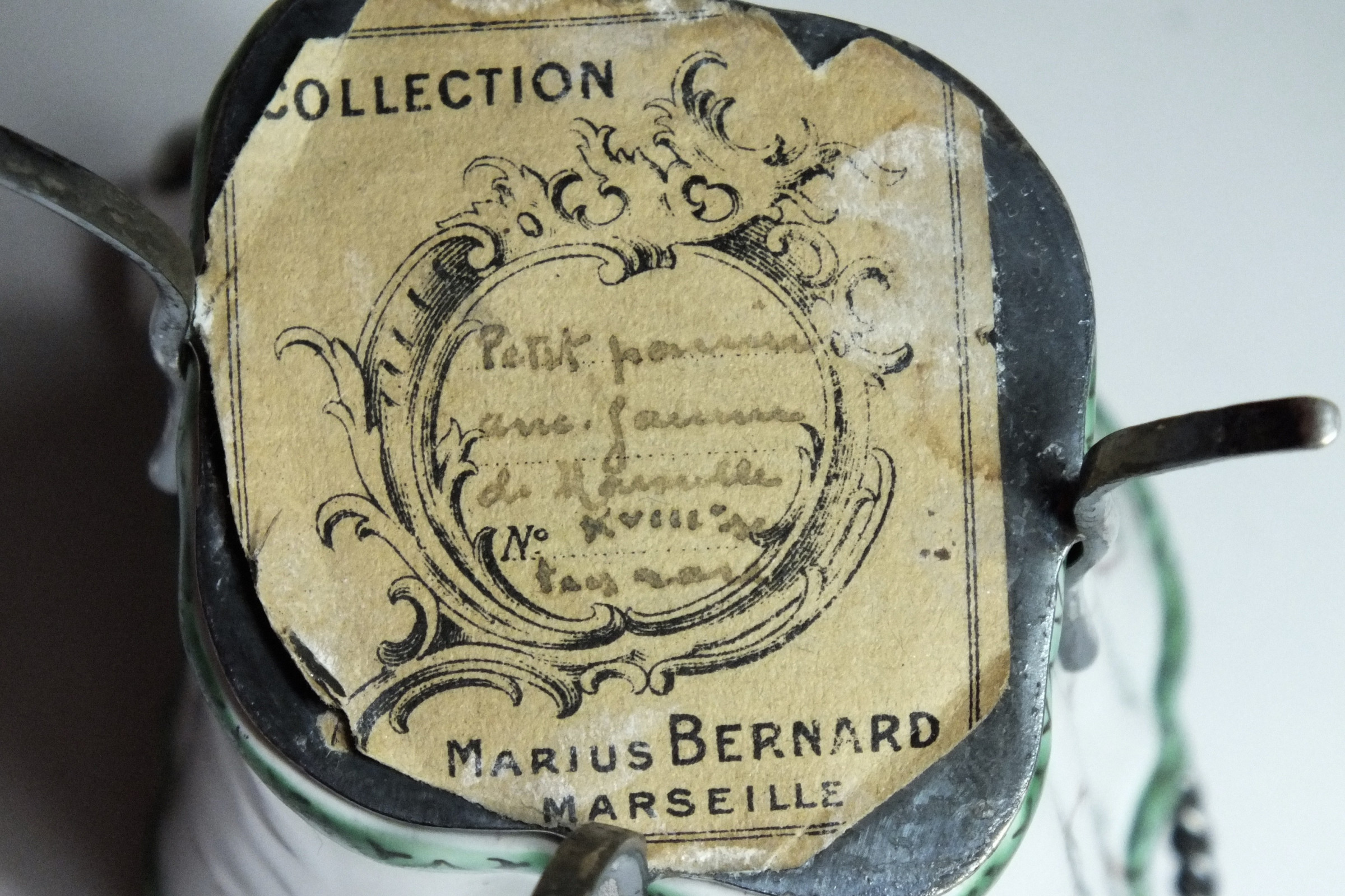 Milan - Petit panier en faïence -- XVIIIe siècle