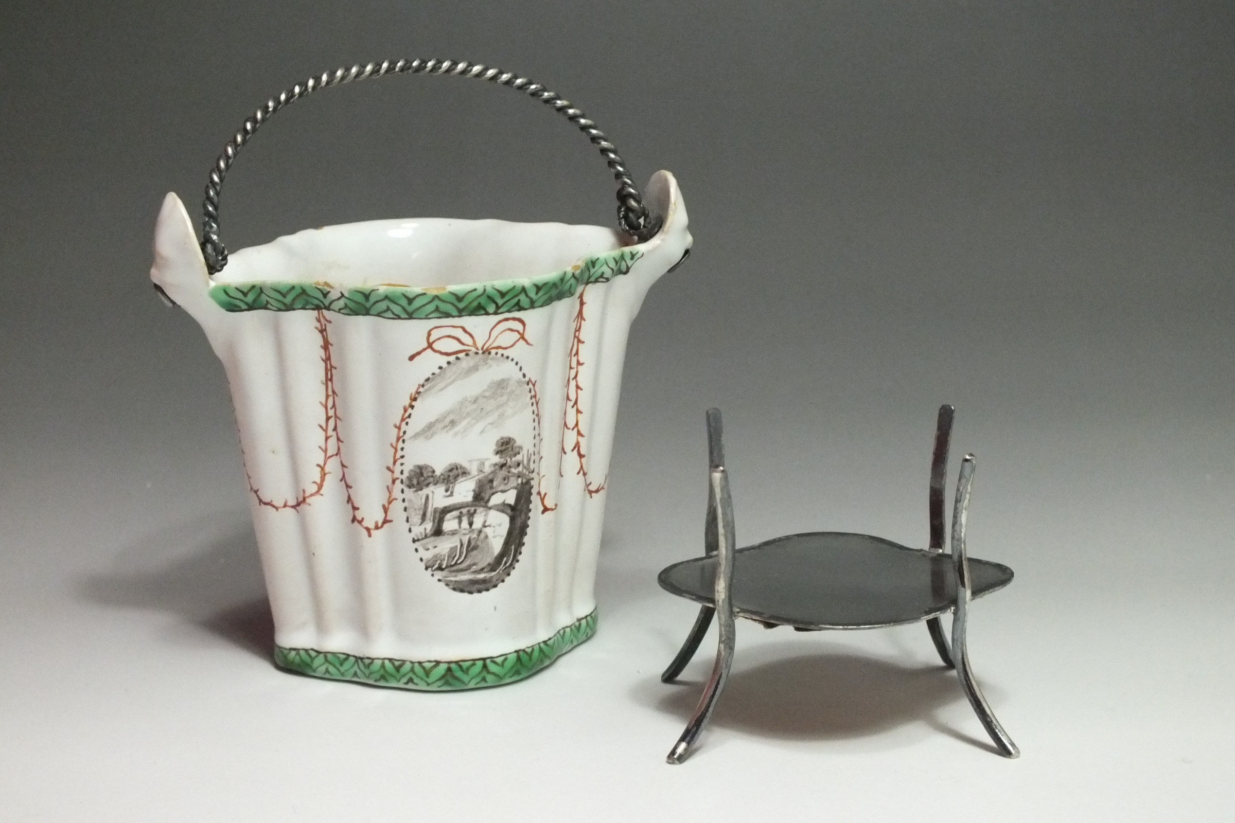 Milan - Small basket earthenware -  eighteenth century