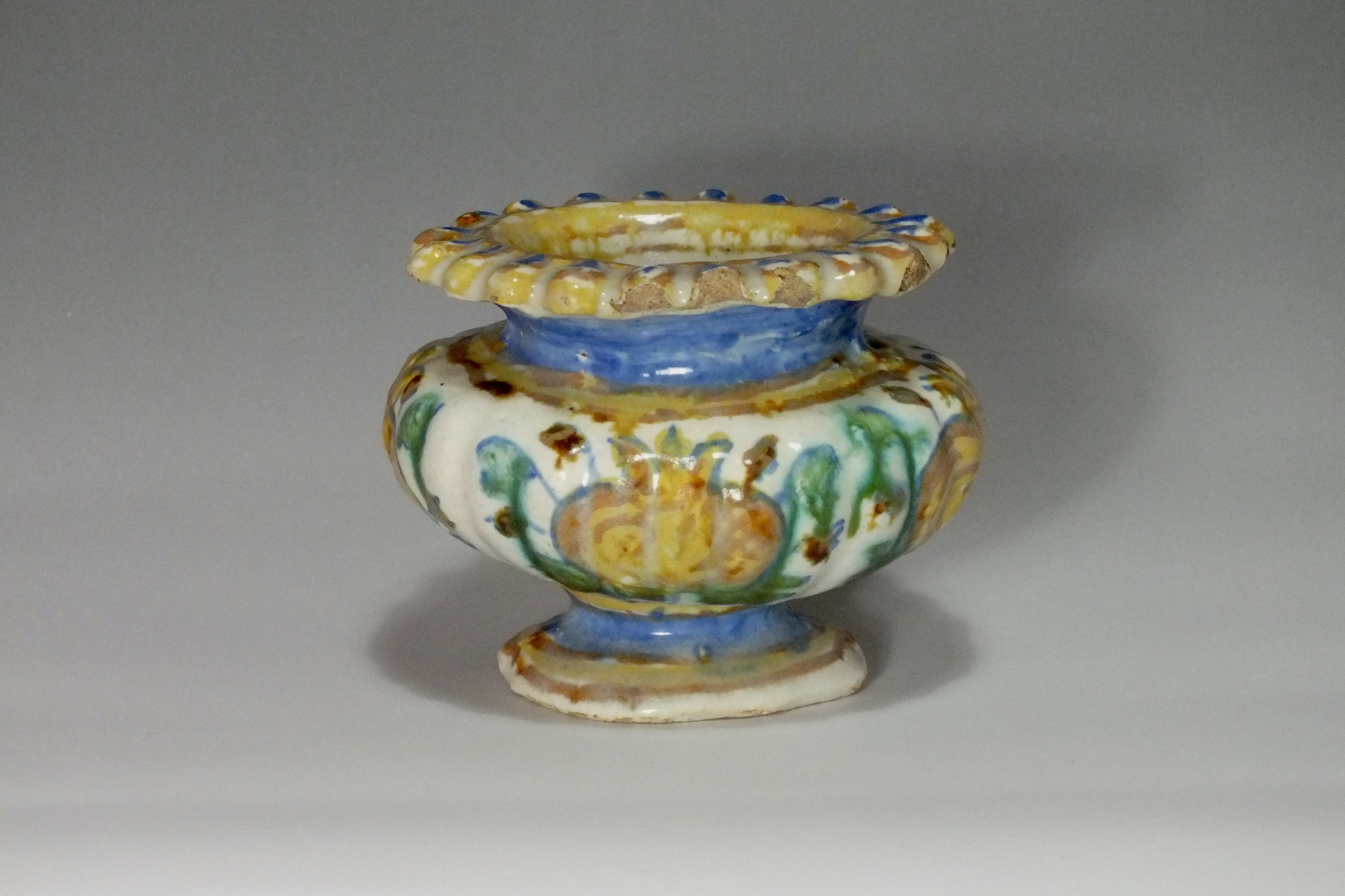 Marche (Pesaro or Duchy of Urbino) - salt cellar oval - seventeenth century
