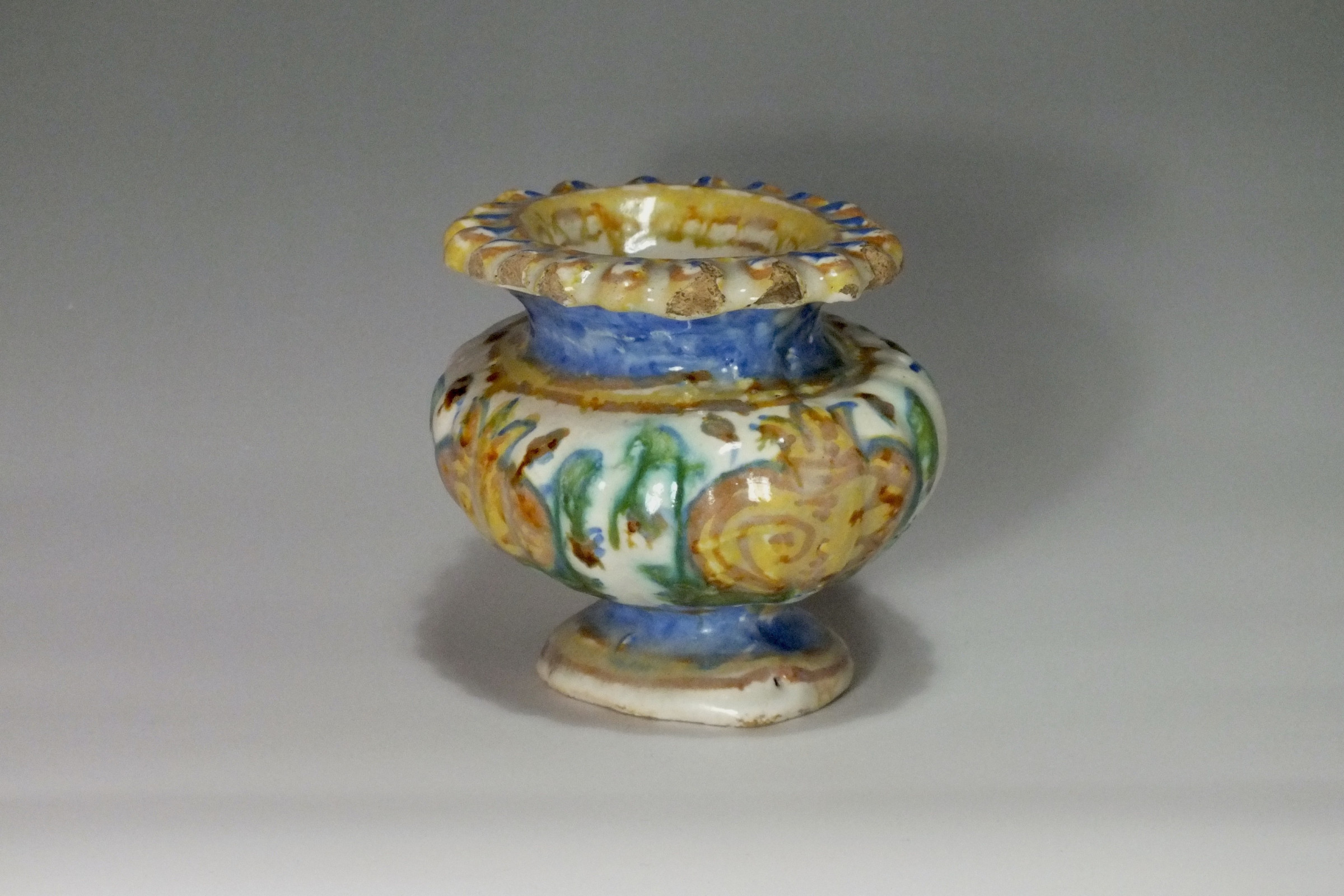 Marche (Pesaro or Duchy of Urbino) - salt cellar oval - seventeenth century