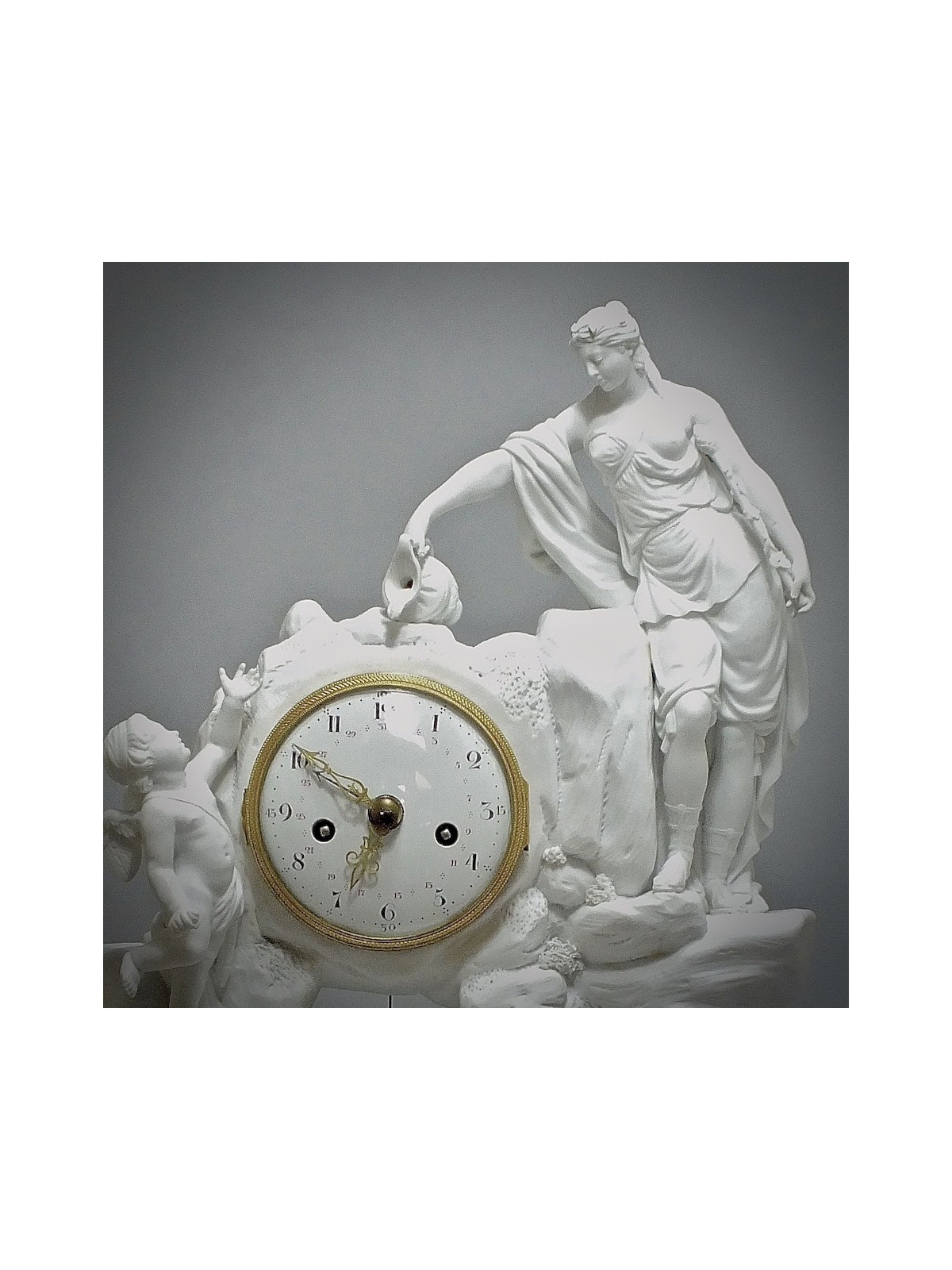 Paris - Pendulum in white Biscuit - Eighteenth Century