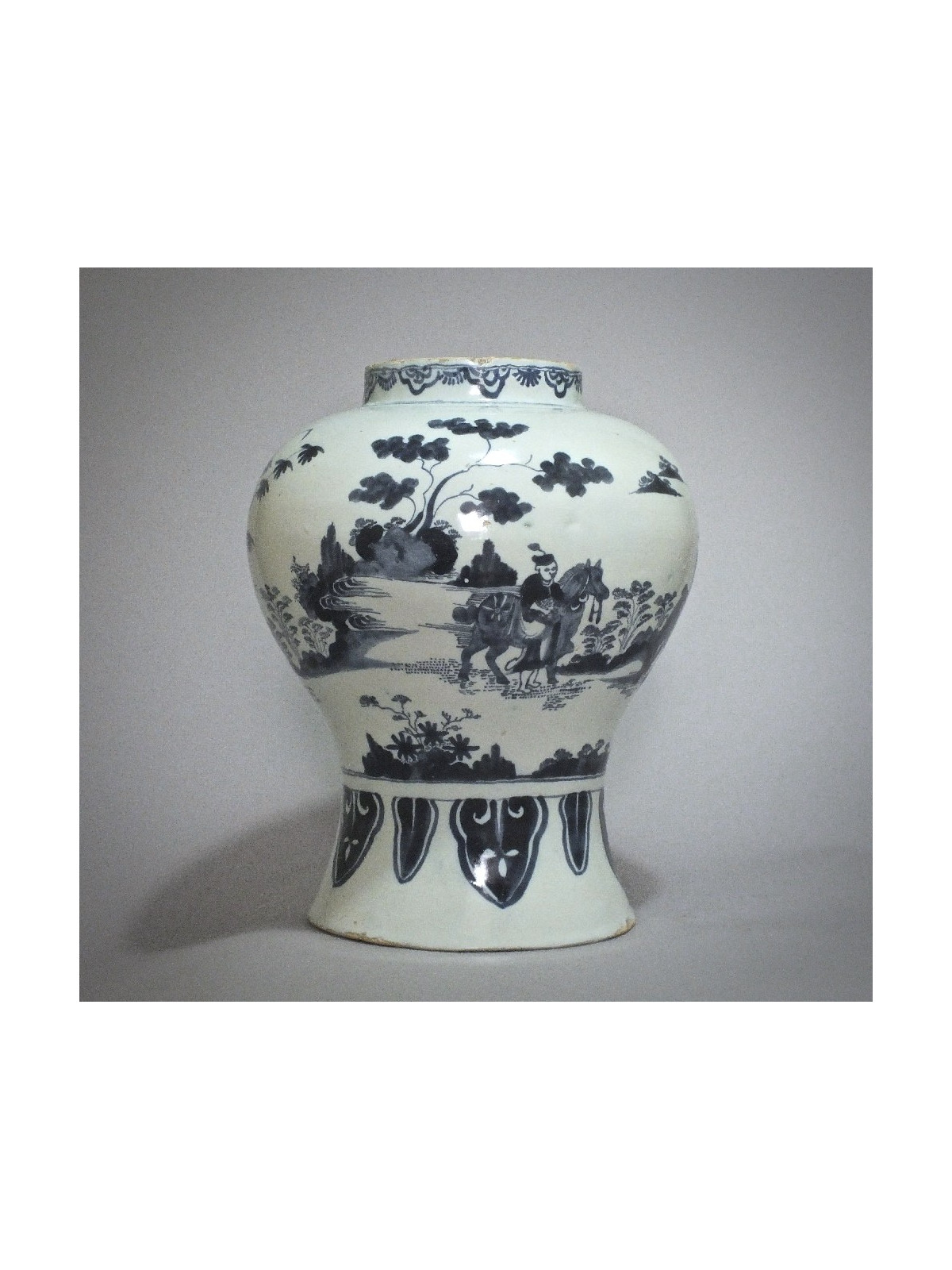 Delft - Potiche decor Chinese - End of the seventeenth century