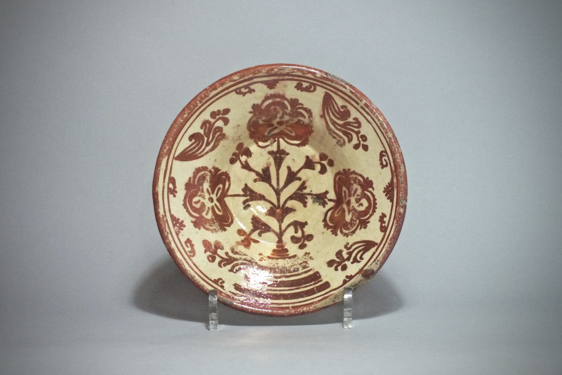 MANISES - Hispano-Moorish - seventeenth / eighteenth century.