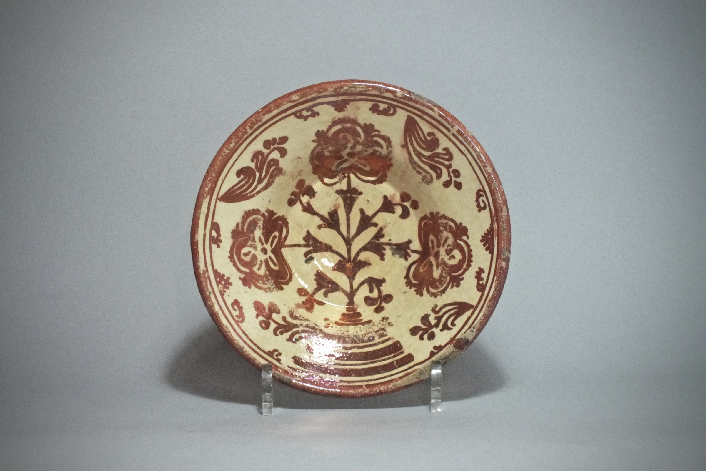 MANISES - Hispano-Moorish - seventeenth / eighteenth century.