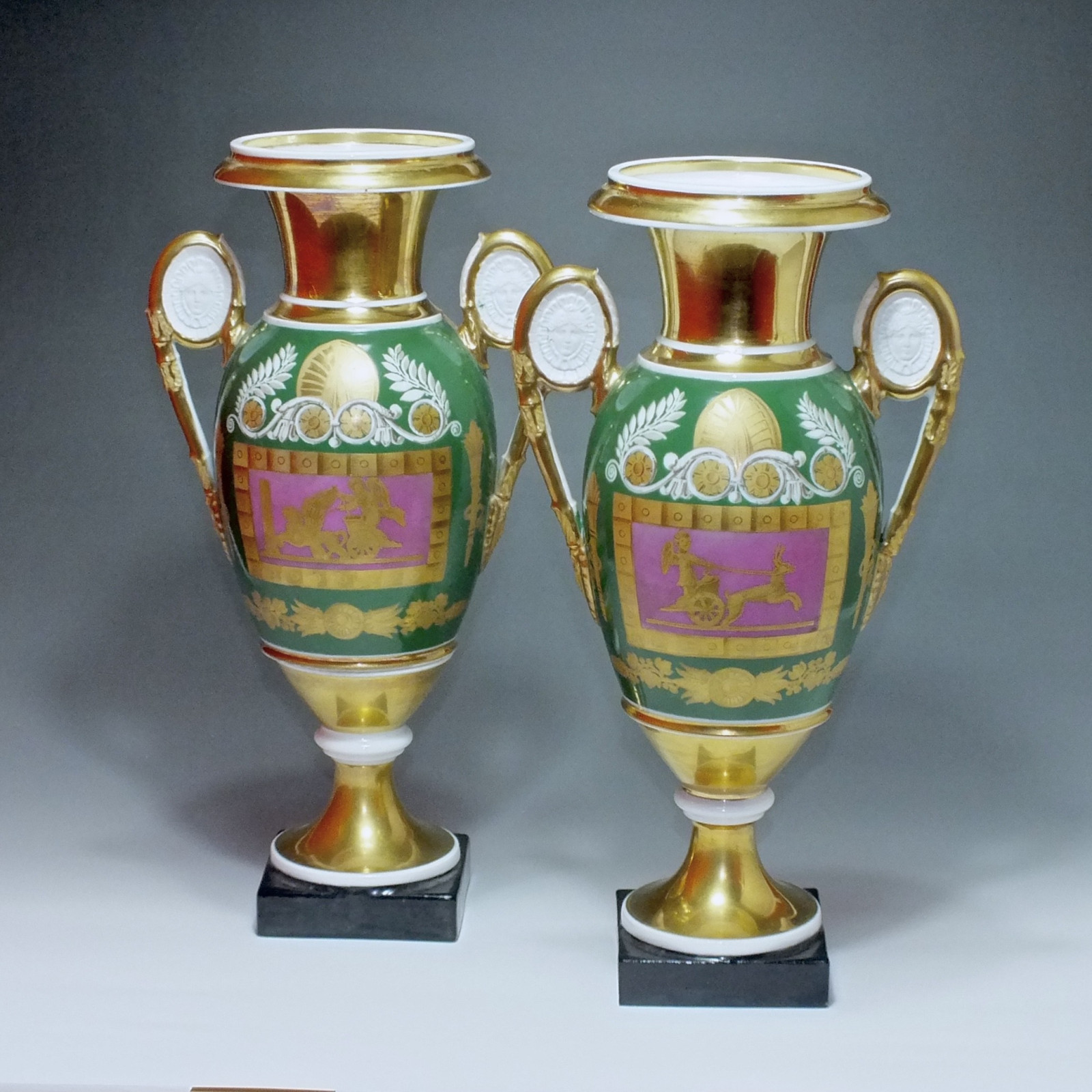 Paris - Paire de vases - Epoque restauration