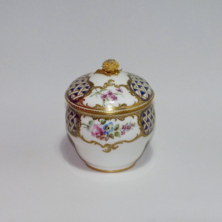 Sèvres - Sugar Pot Hébert - eighteenth century - 1759