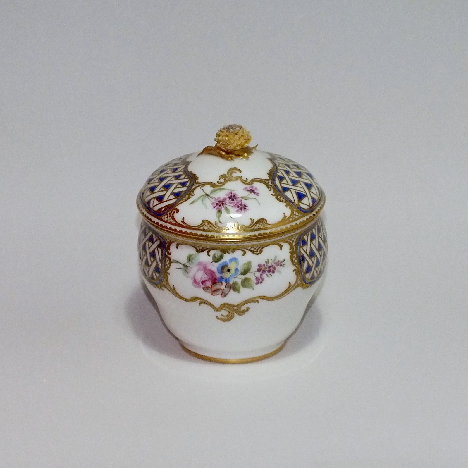 Sèvres - Sugar Pot Hébert - eighteenth century - 1759