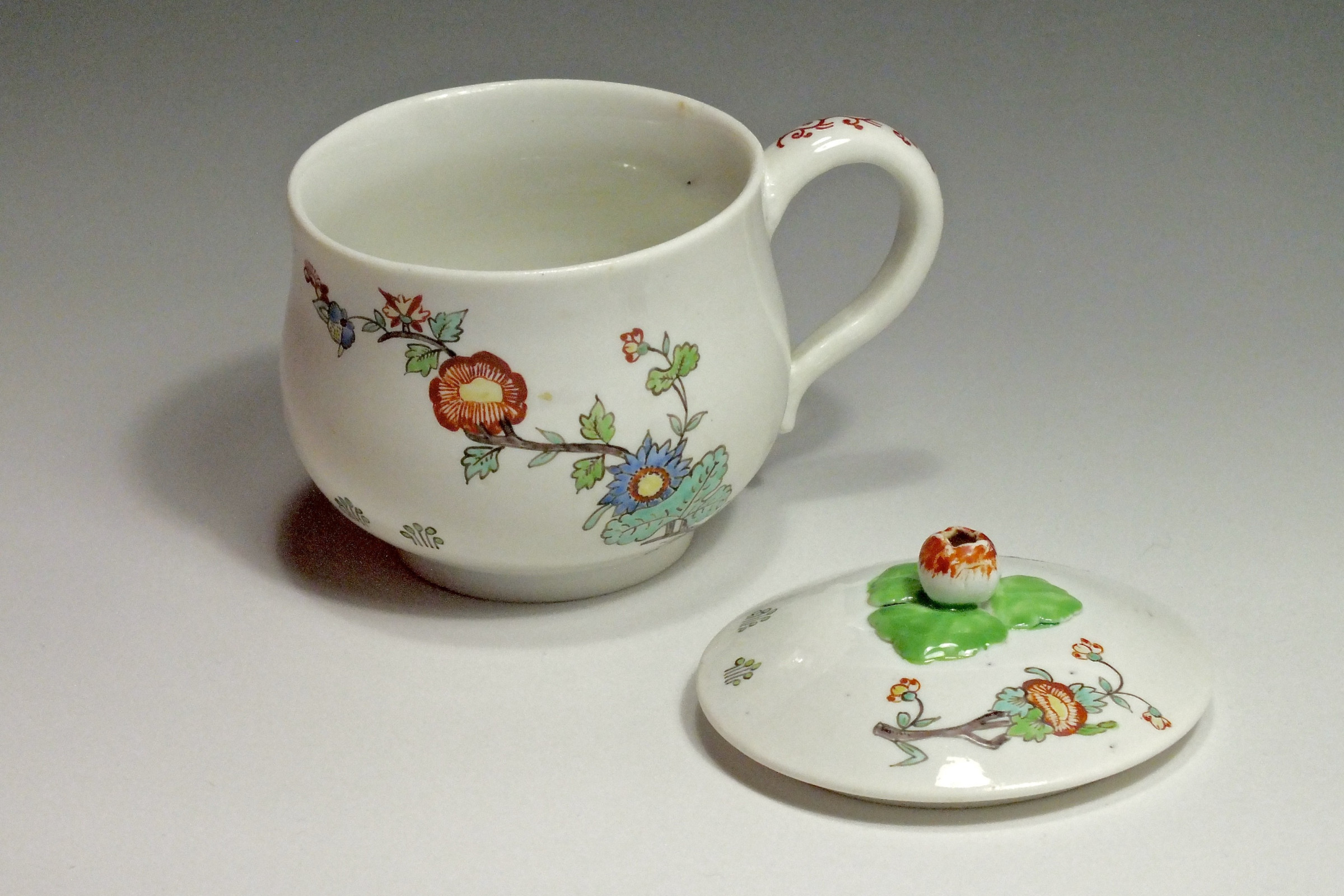 Chantilly - decor juice jug Kakiemon - eighteenth century (2)