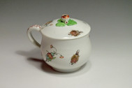 Chantilly - decor juice jug Kakiemon - eighteenth century (2)