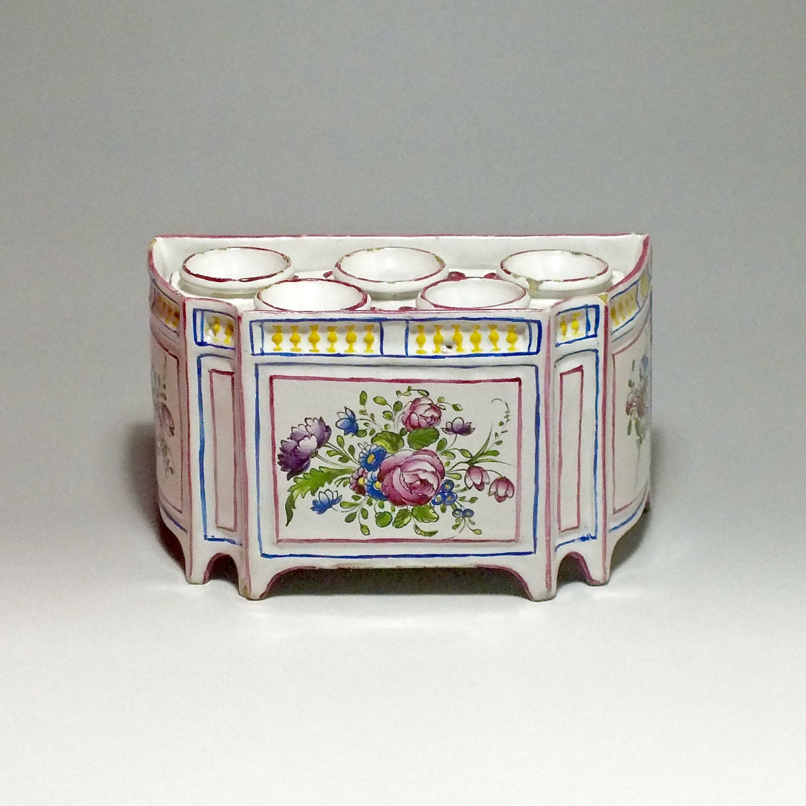 Sinceny - Rare bouquetière earthenware small fire - Eighteenth Century