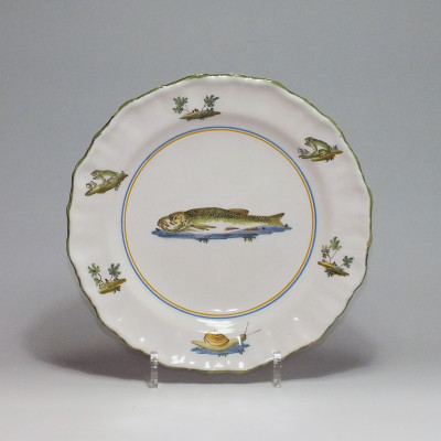 Moustiers – Assiette au poisson – XVIIIe Siècle