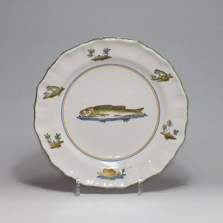 Moustiers – Assiette au poisson – XVIIIe Siècle