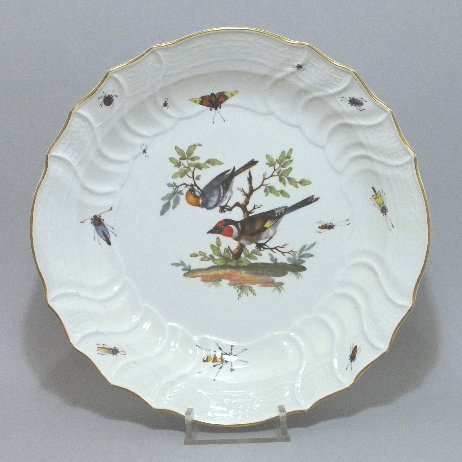Meissen - Plat en porcelaine à décor d'oiseaux et d'insectes - XVIIIe Siècle