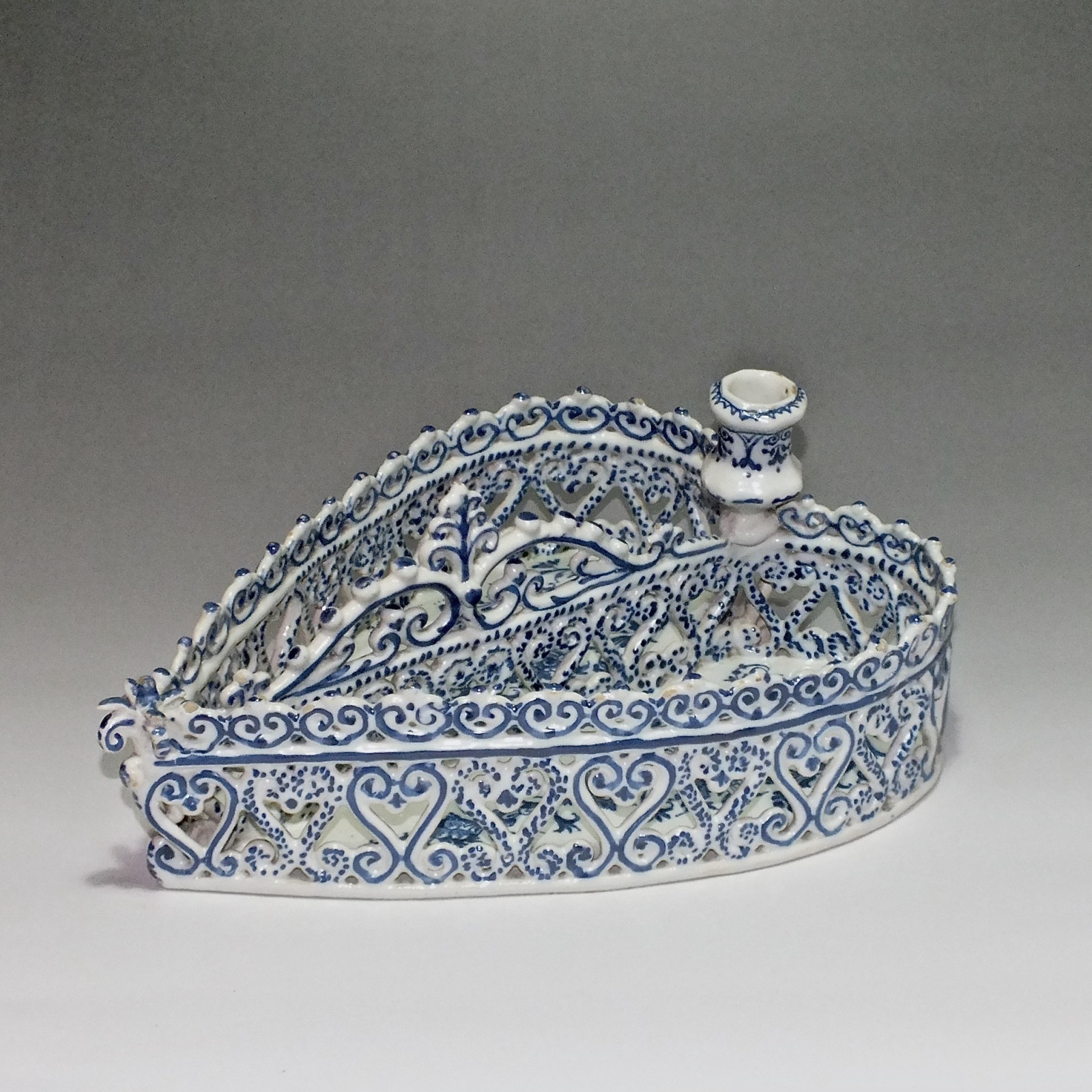 Turin (Italy) - heart shaped basket - eighteenth century