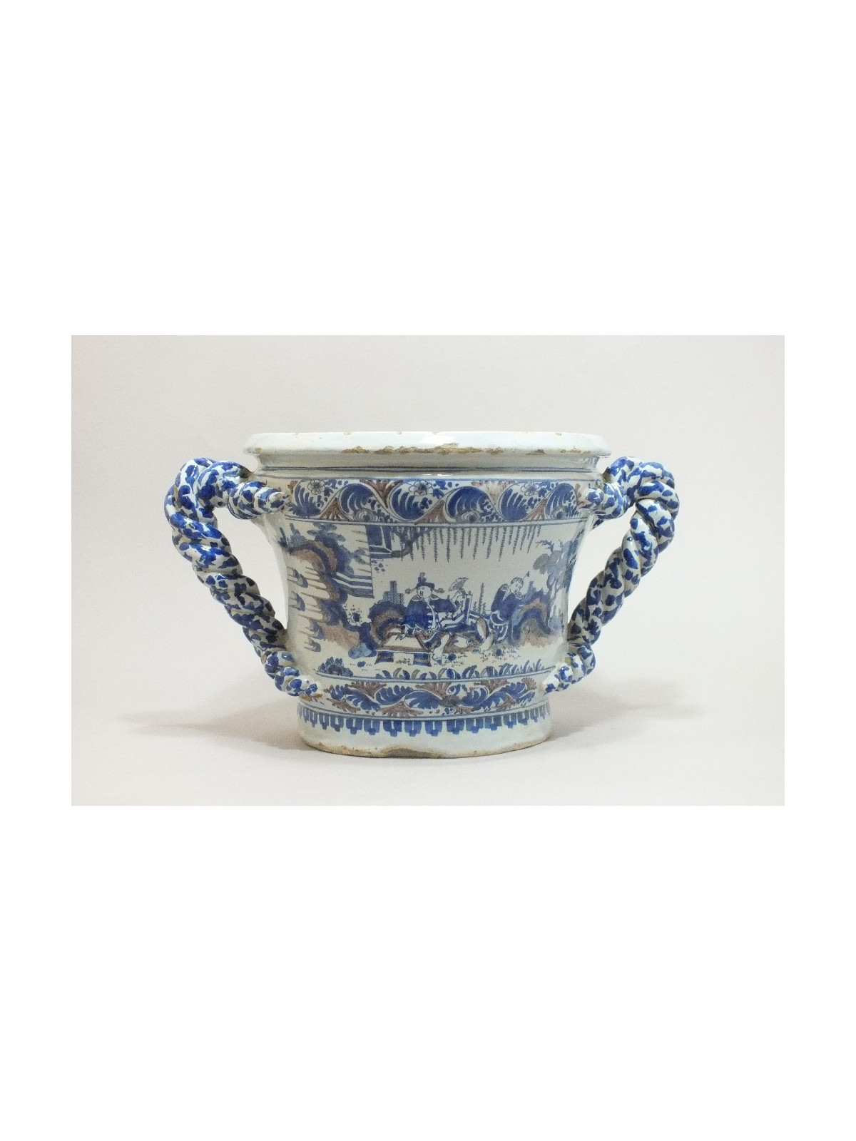 Nevers - Vasque décor aux chinois - XVIIe Siècle - VENDU - Collection du Musée du Louvre - département des objets d'arts.