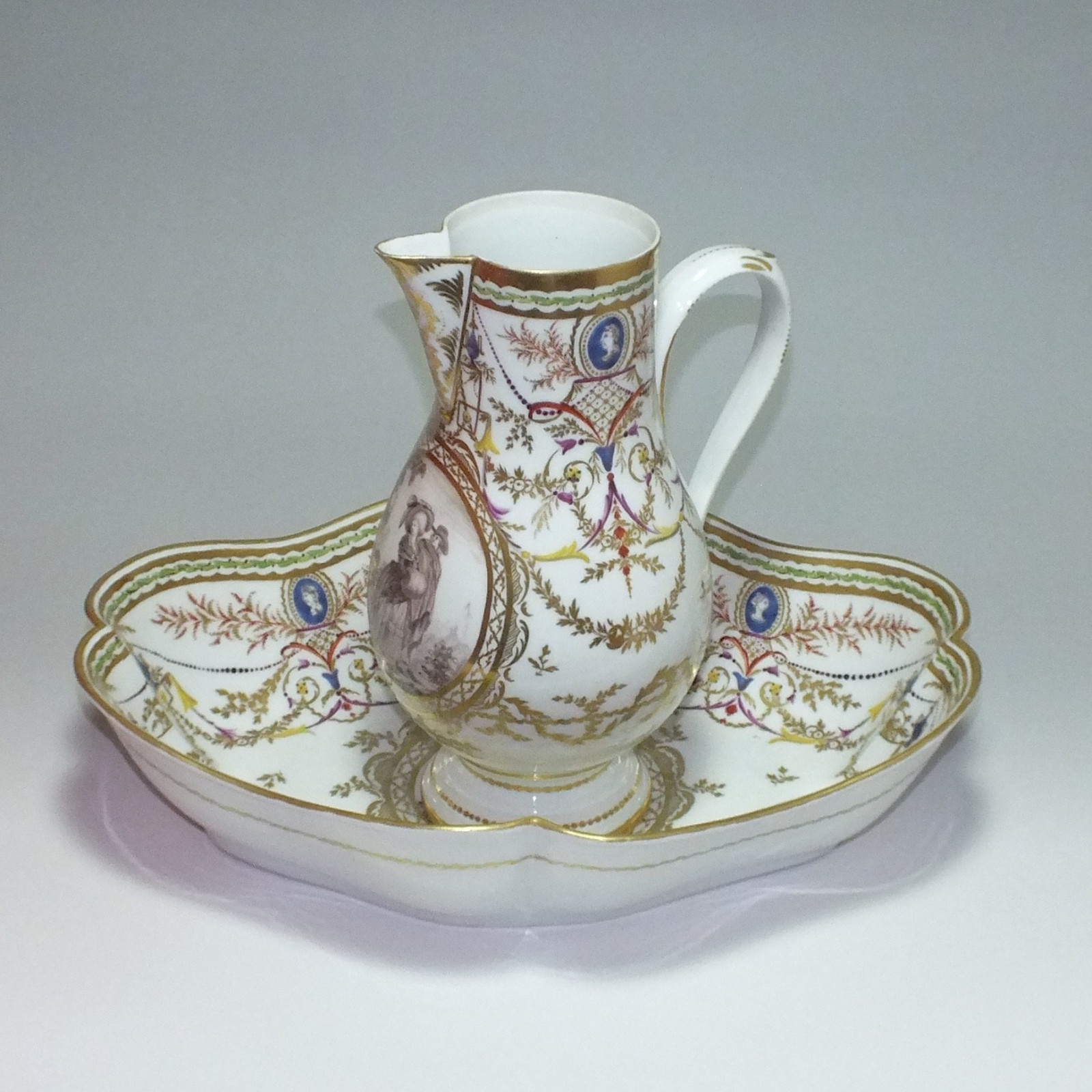 Paris or Bordeaux - Ewer and its basin - eighteenth century