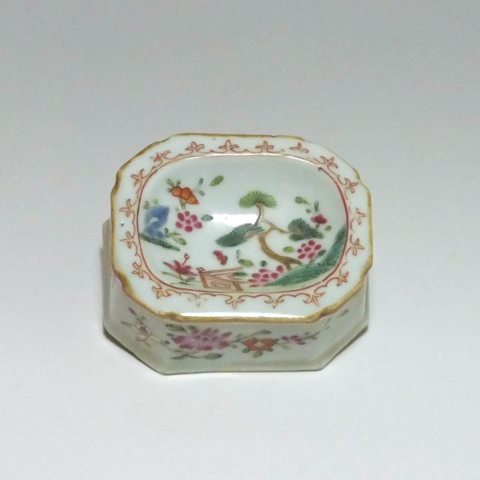 Saleron Famille rose - XVIIIe siècle - Époque QIANLONG (1736 - 1795)