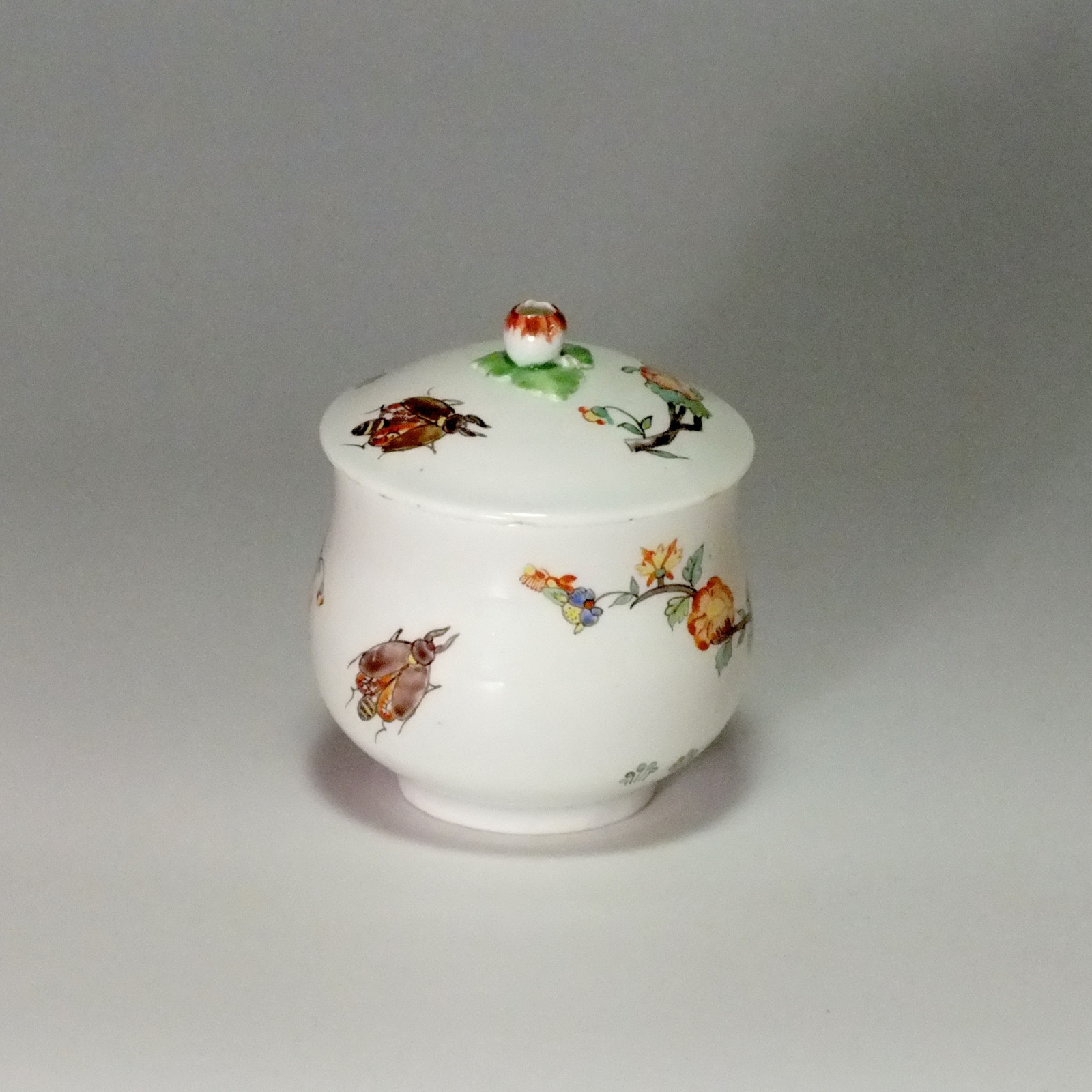 Chantilly - decor juice jug Kakiemon - eighteenth century