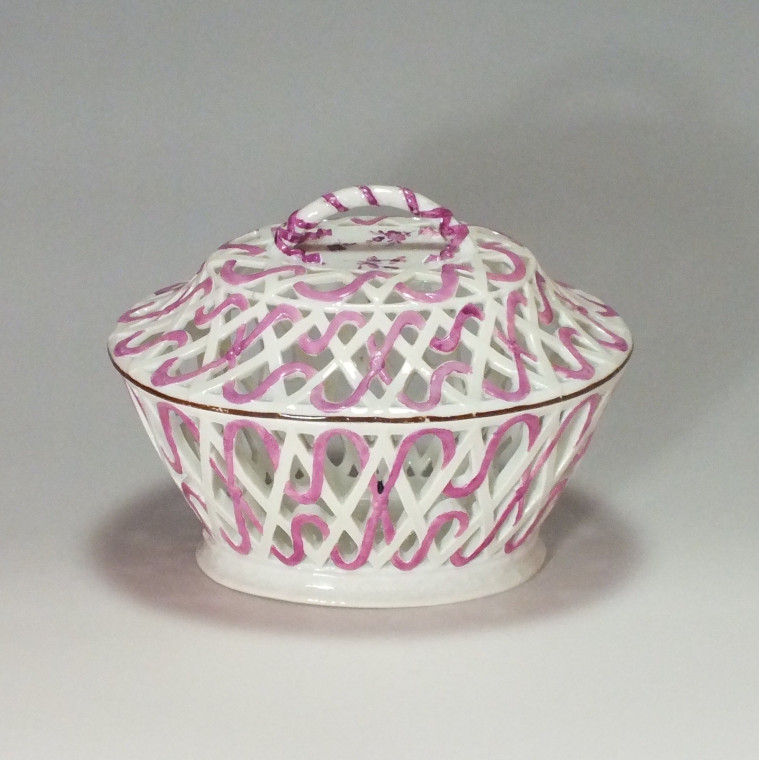 Meissen - Chestnut covered bowl - eighteenth century