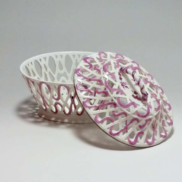 Meissen - Chestnut covered bowl - eighteenth century