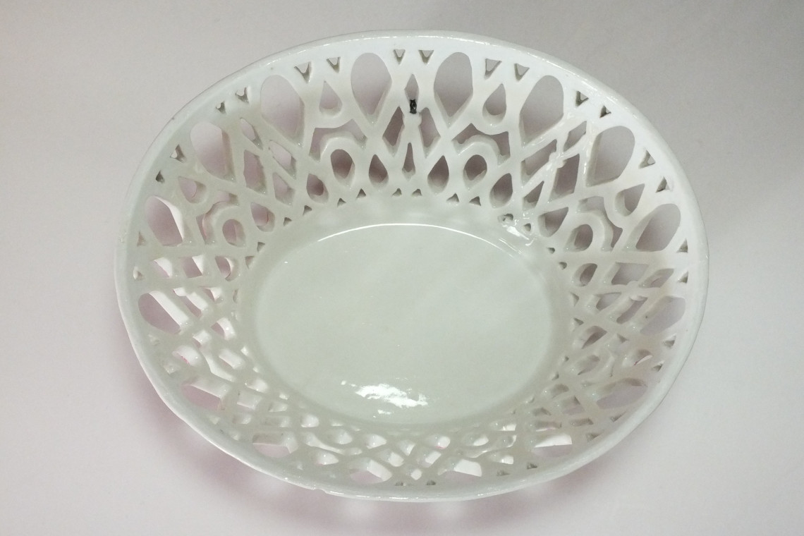 Meissen - Chestnut covered bowl - eighteenth century