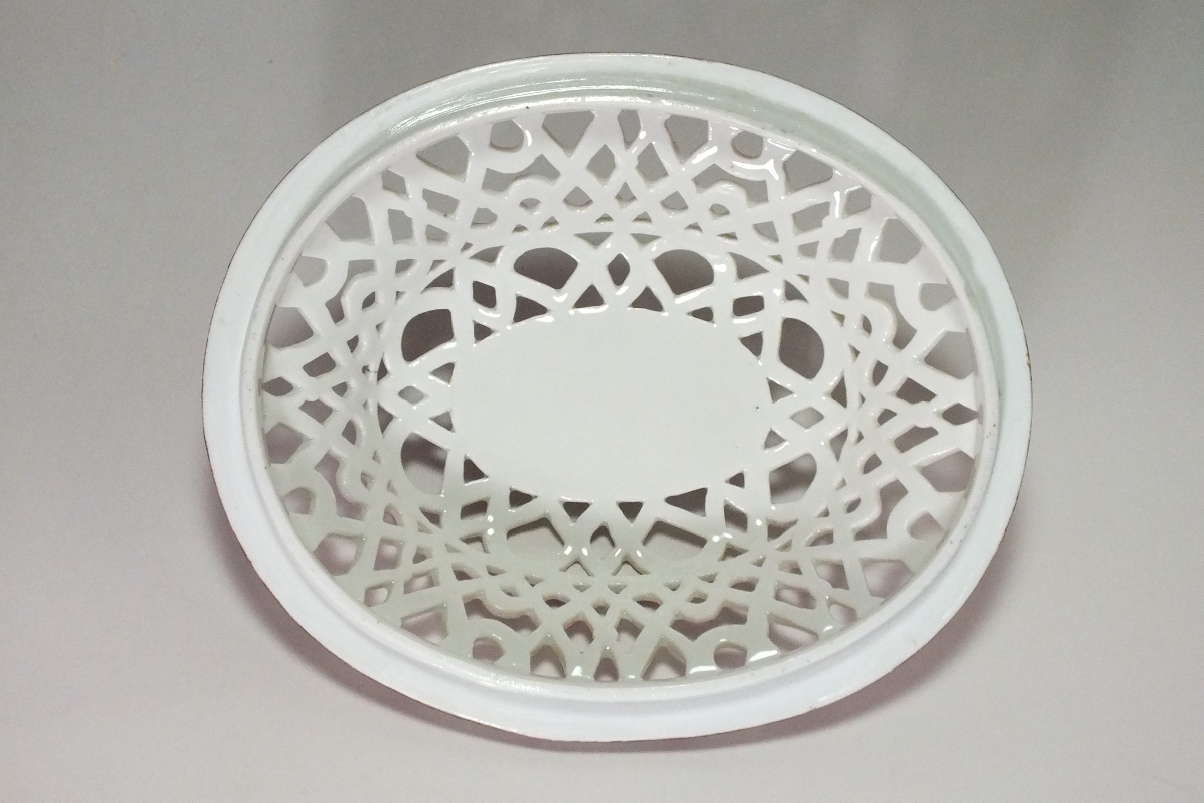 Meissen - Chestnut covered bowl - eighteenth century