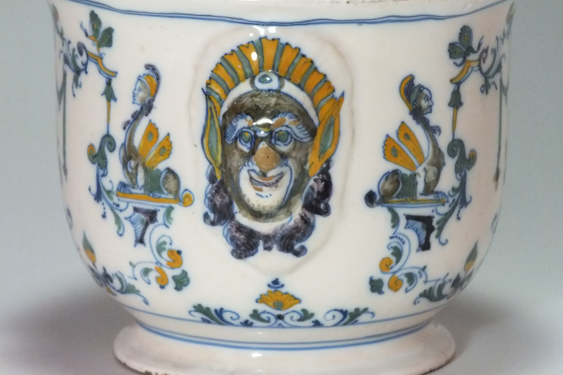 Moustiers - Rare glass refresher with decor Bérain polychrome - eighteenth century