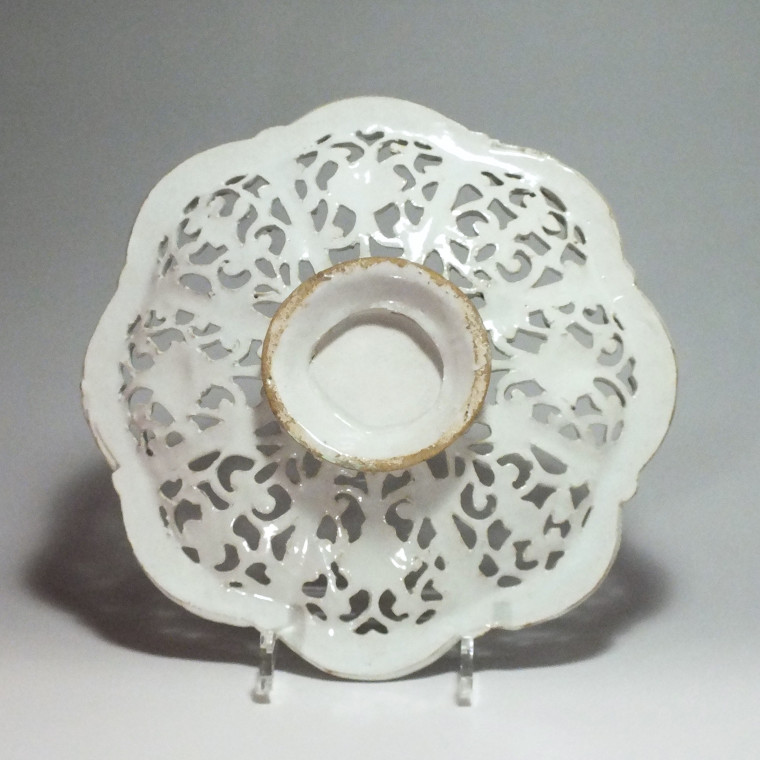 Savone ou Albisola - Coupe polychrome ajourée - Fin du XVIIe siècle