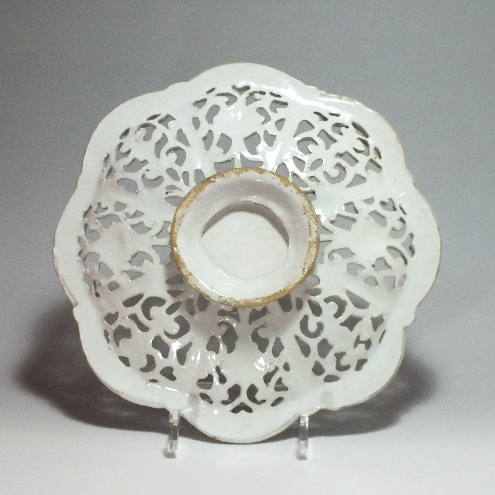 Savone ou Albisola - Coupe polychrome ajourée - Fin du XVIIe siècle