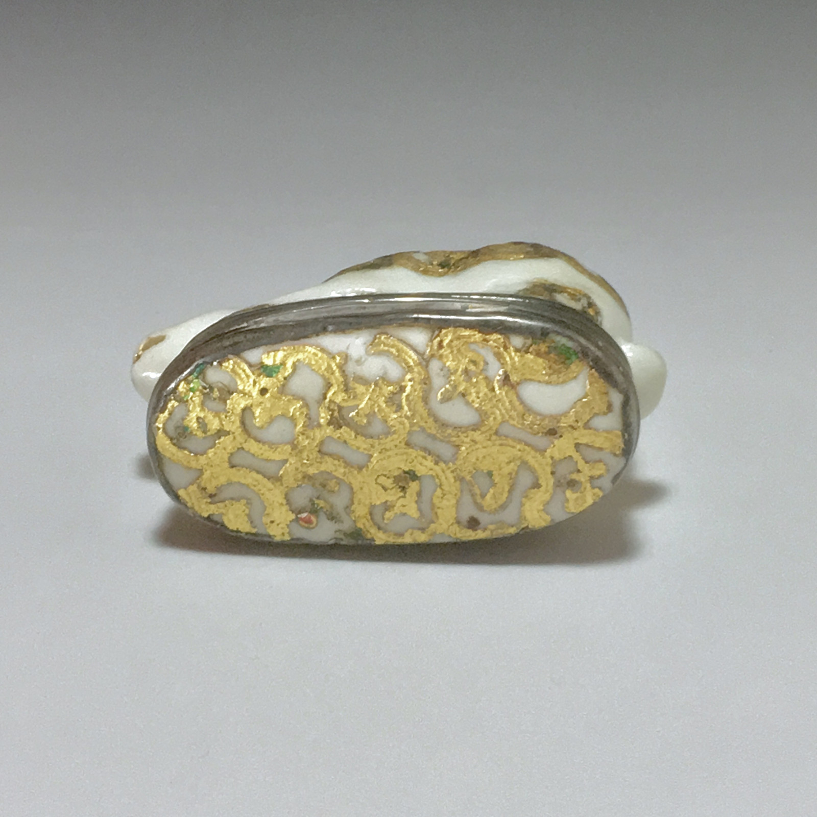 SAINT-CLOUD - Oval box representing a hare - Eighteenth century