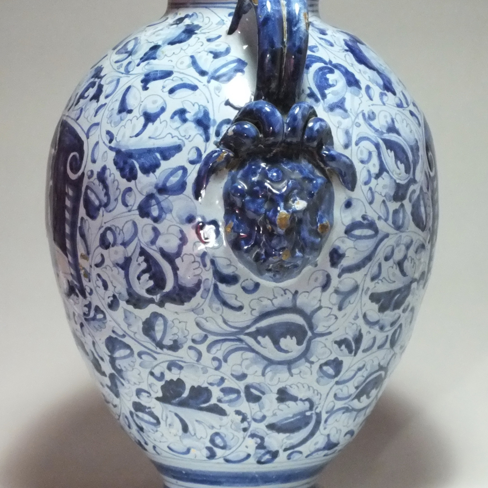 Rome - Grande chevrette à décor "Berettino" - XVIIe siècle