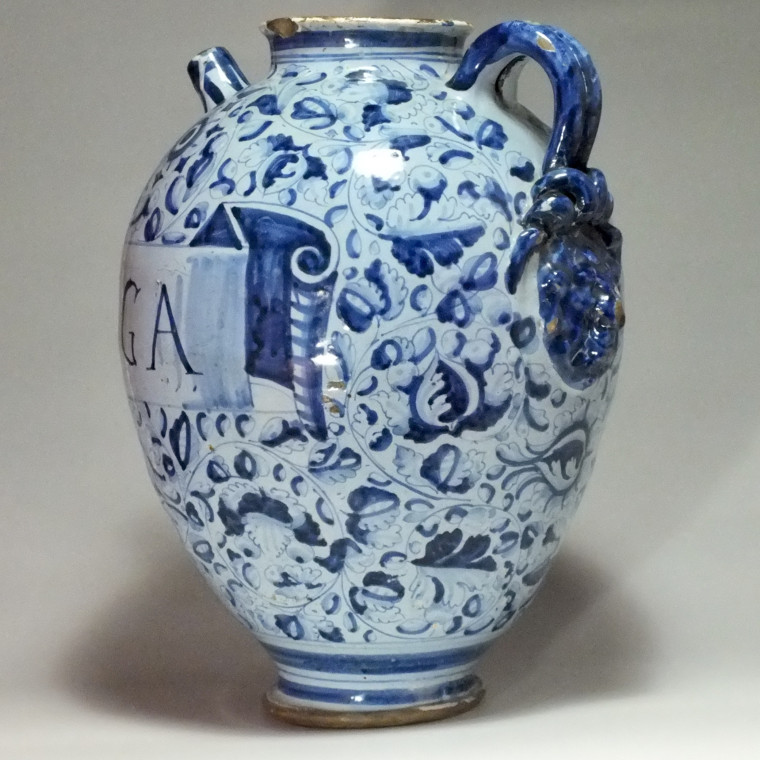 Rome - Grande chevrette à décor "Berettino" - XVIIe siècle