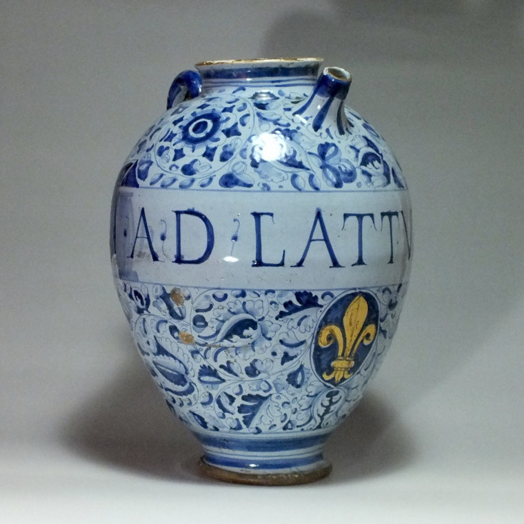 Rome - Large chevrette with "Berettino" decoration - seventeenth century