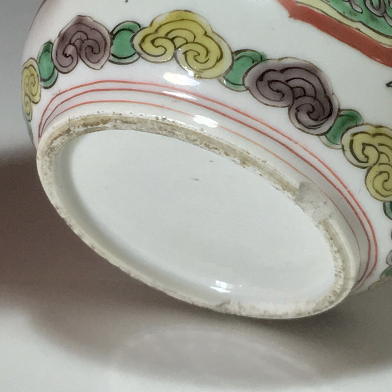 Chine – Pot couvert décor wucai - monté en argent – époque Kangxi (1772-1722)