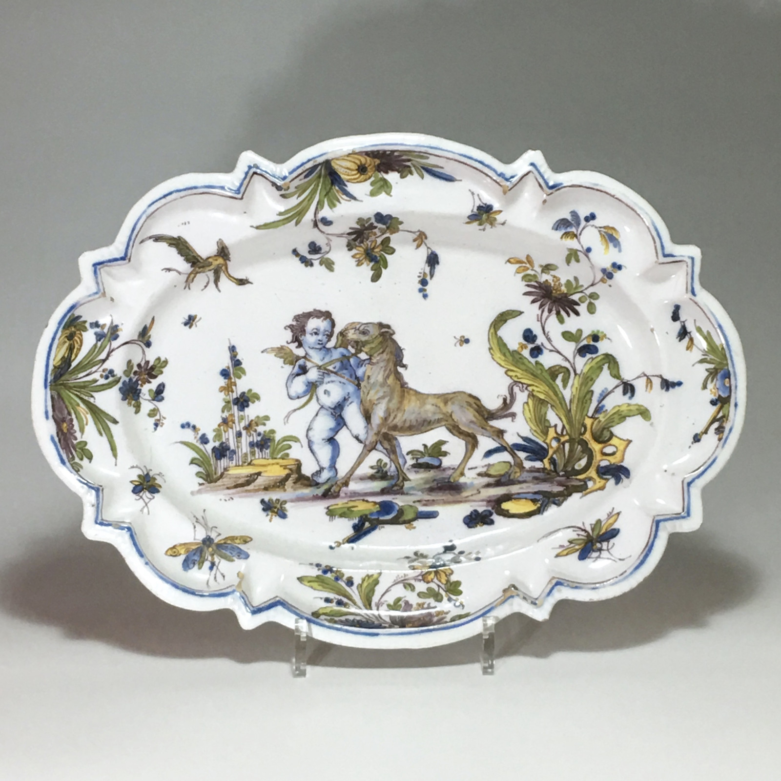 Lyon - Oval dish - Period Pierre Mongis - eighteenth century
