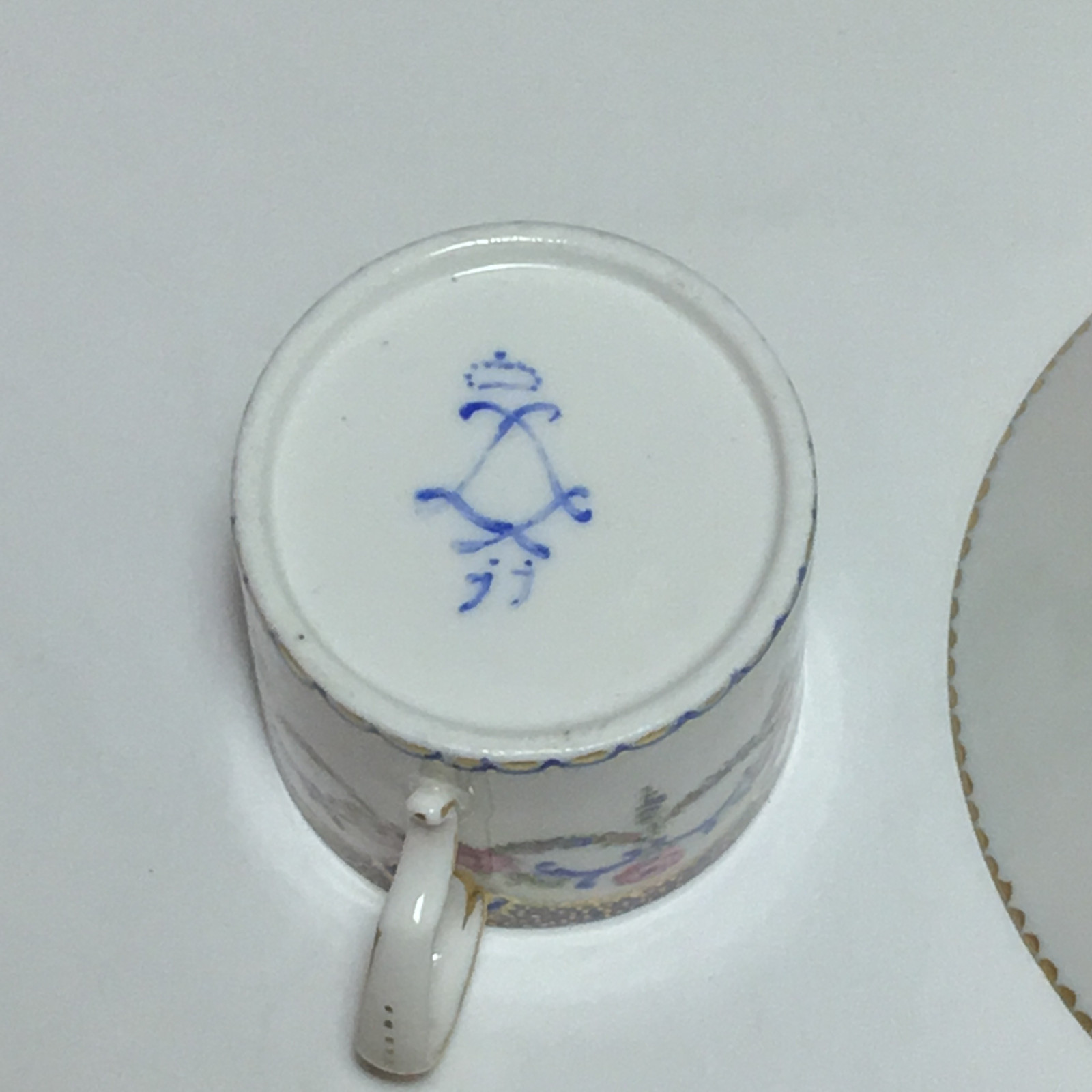 Sèvres - Tasse mignonette - XVIIIe siècle