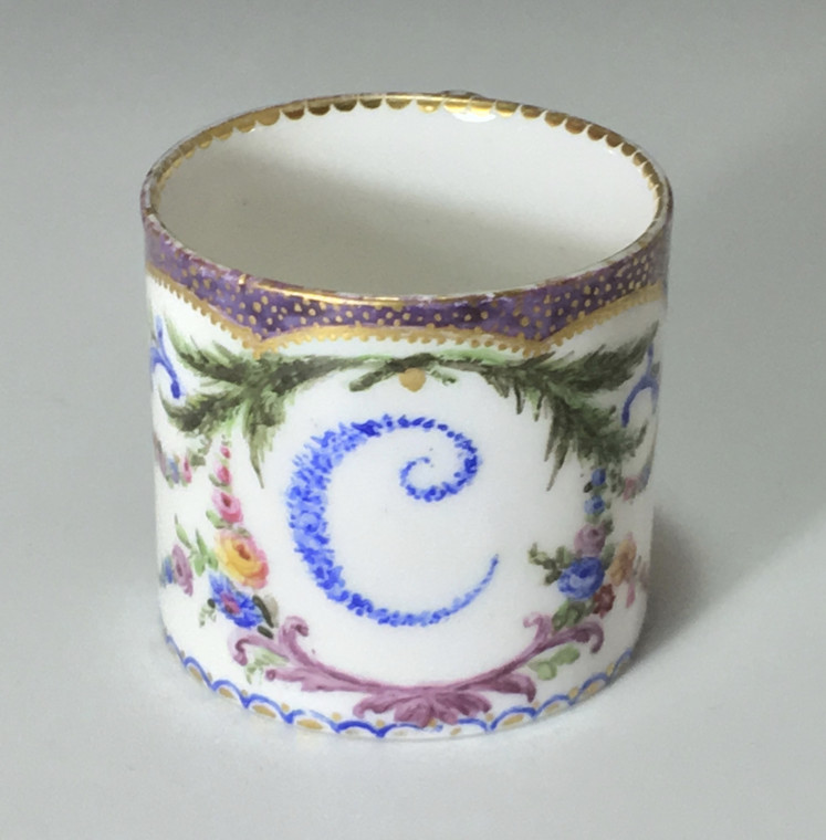 Sèvres - mignonette Cup - eighteenth century