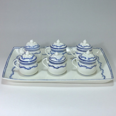 Arras - Porcelaine tendre - Plateau et cinq pots à crème - XVIIIe siècle