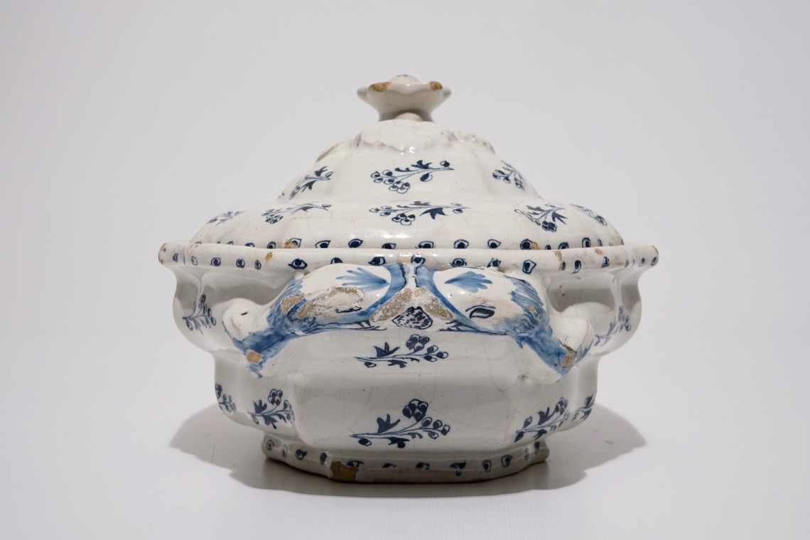 Bruxelles - terrine décor dit  'à la haie fleurie" - XVIIIe siècle