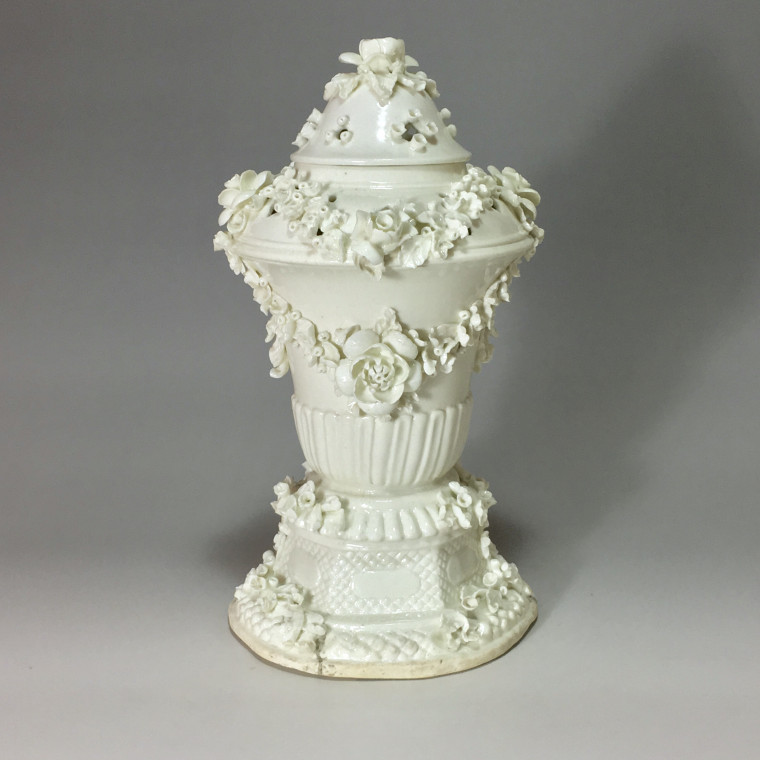 Saint-Cloud - Pot pourri couvert - XVIIIe siècle