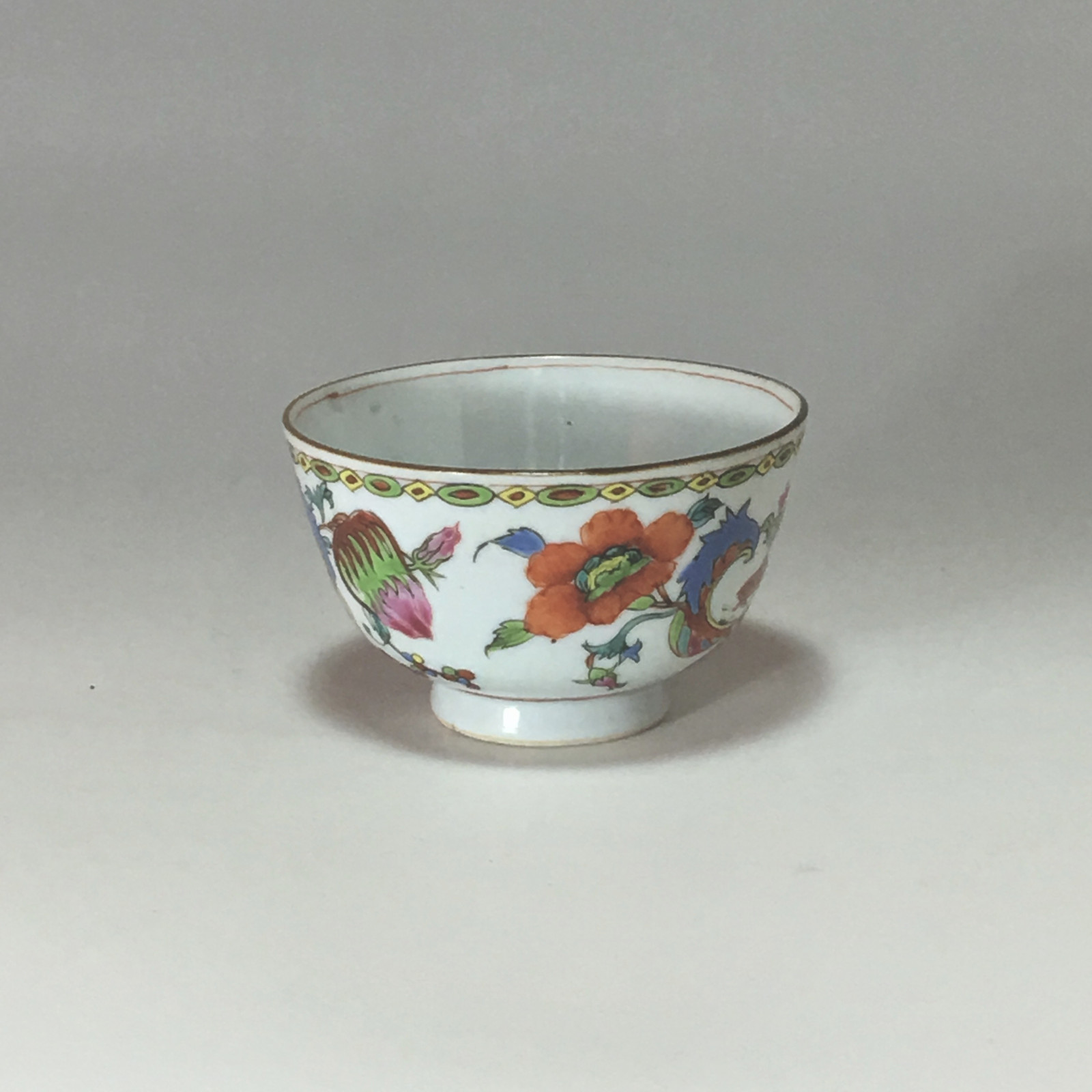 China - Bowl decorated "Pompadour" - Period Qianlong (1736-1795)