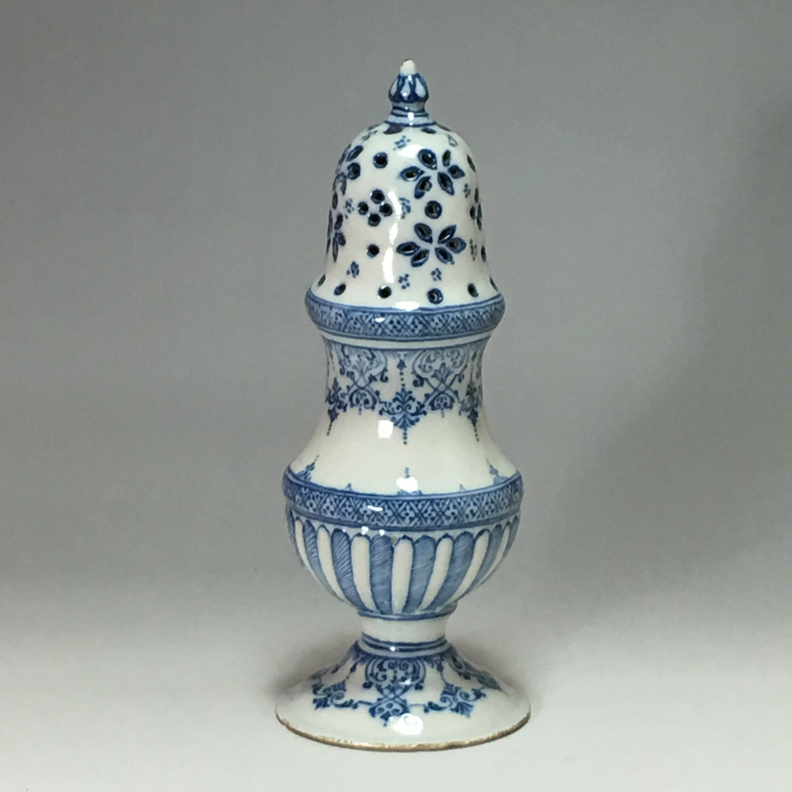 Moustiers - sprinkler - eighteenth century