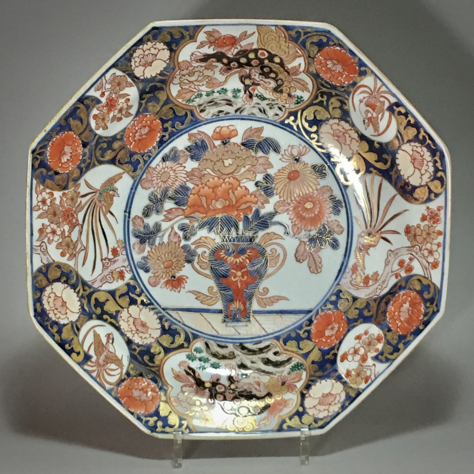 Japan - Pair of dishes with imari decoration - Early eighteenth century
