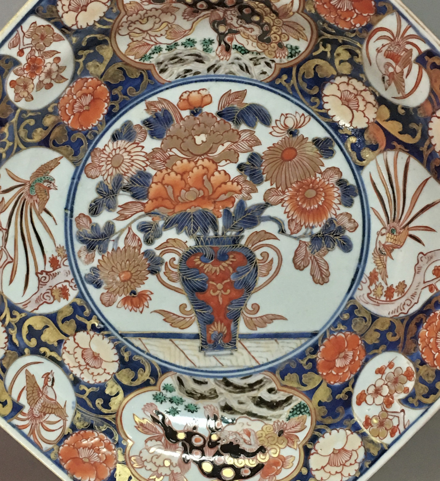 Japon - Paire de coupes à décor imari - Début du XVIIIe siècle