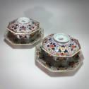 Japan - Rare pair of octagonal covered bowls - Edo period - early 18th century