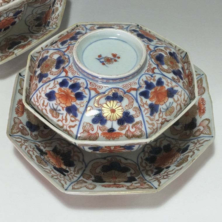 Japan - Rare pair of octagonal covered bowls - Edo period - early 18th century